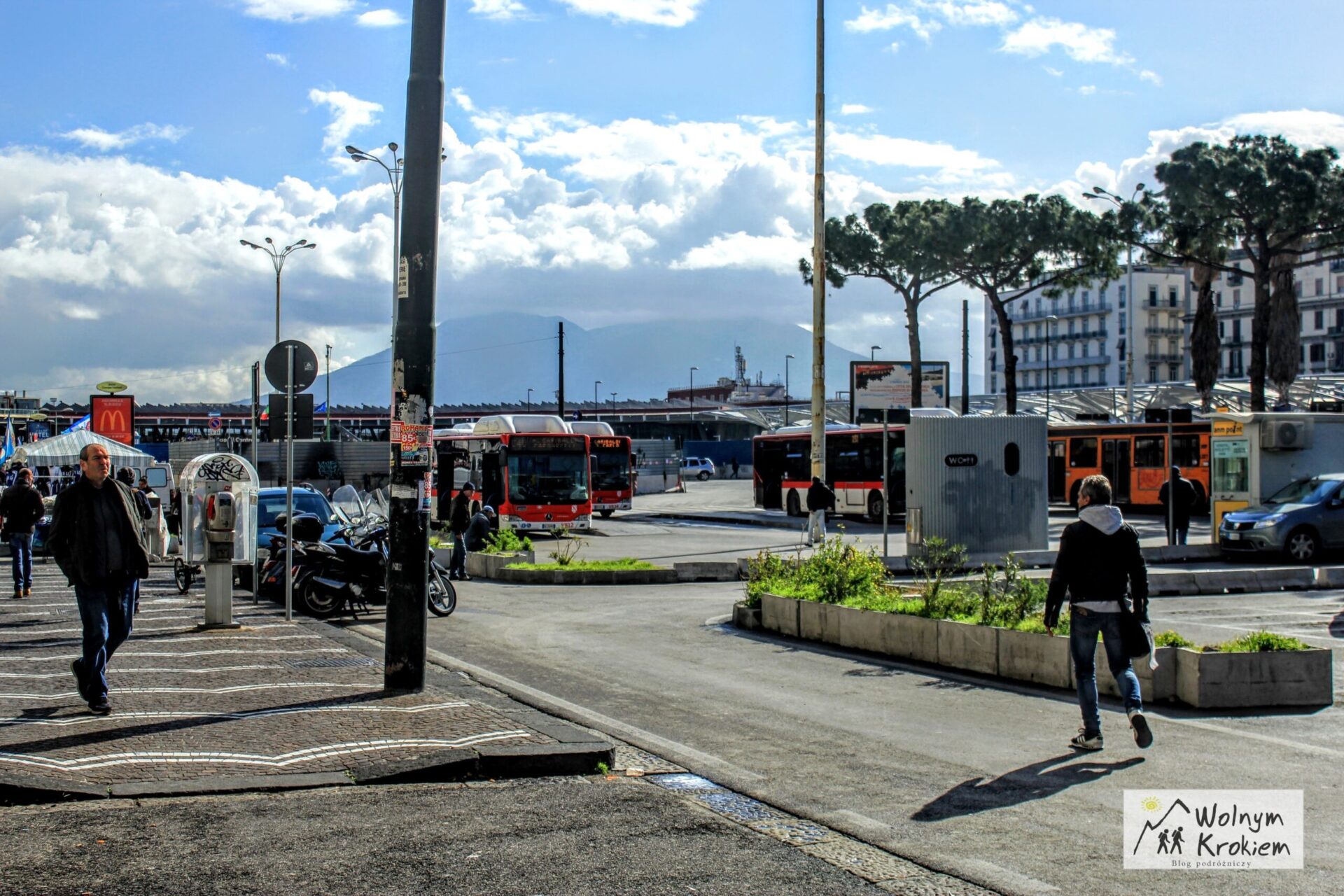 Naples bus station Airport